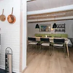 House With Beautiful Garden בית נופש Glesborg