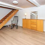 House With Beautiful Garden בית נופש *