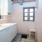 House With Beautiful Garden בית נופש