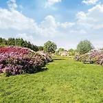House With Beautiful Garden בית נופש Glesborg