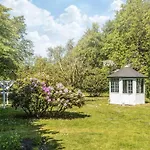 בית נופש House With Beautiful Garden